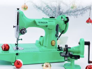 Singer December 2020 Minty-Mint Featherweight Sewing Machine Giveaway