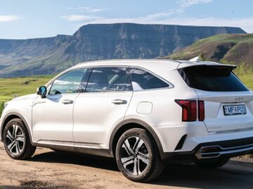 Holdurr Car Rental Win a Trip to Iceland Sweepstakes (Facebook)