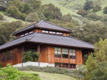 Happier App Find Your Center Retreat Giveaway