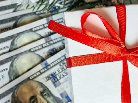 Al Capone Seasons of Giving Cash Giveaway
